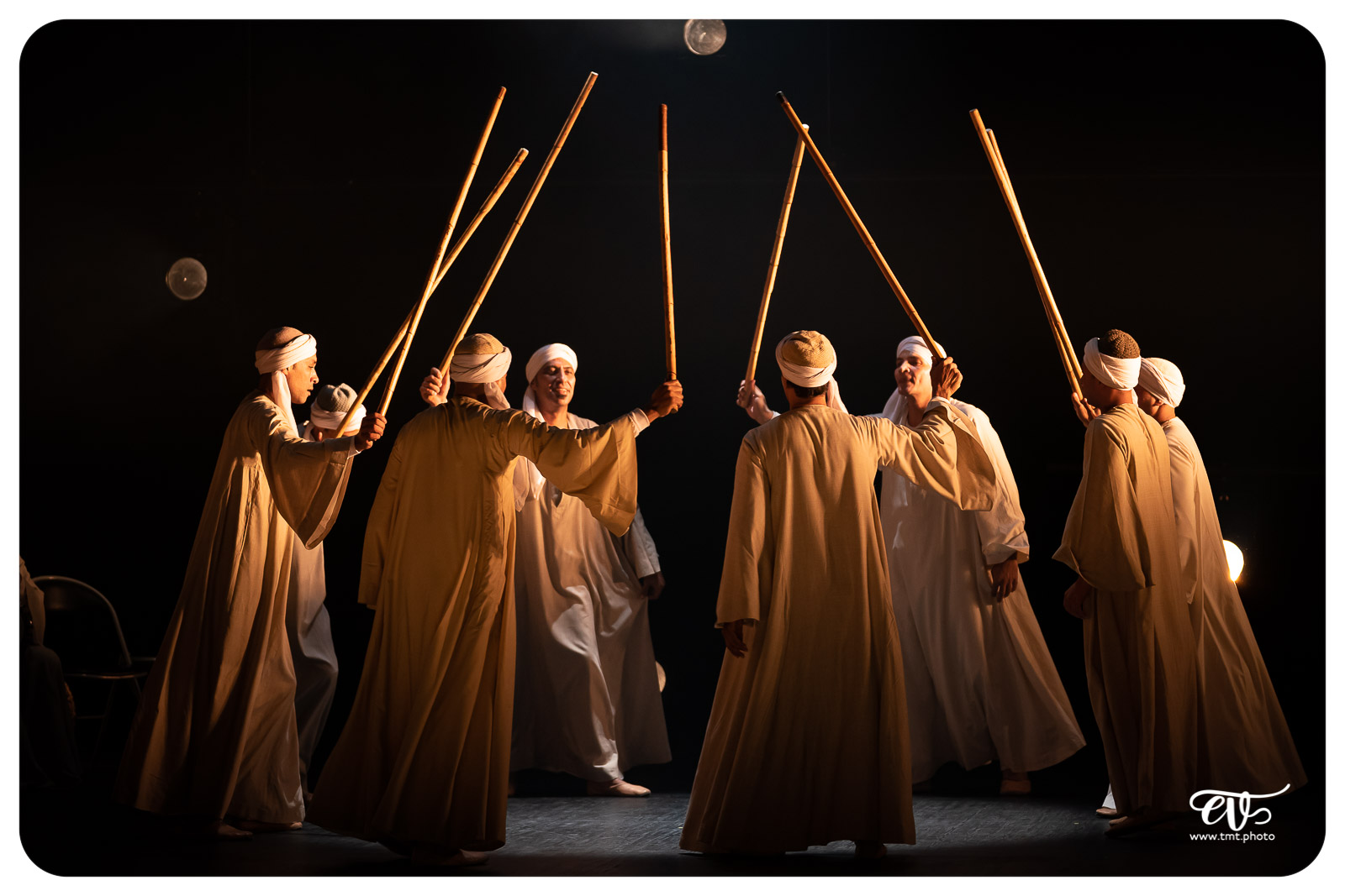 DANS LE CERCLE DES HOMMES DU NIL - CENTRE MEDHAT FAWZY DE MALLAW